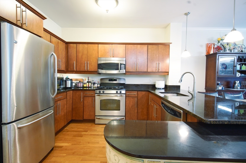 35 Commonwealth Ave 404