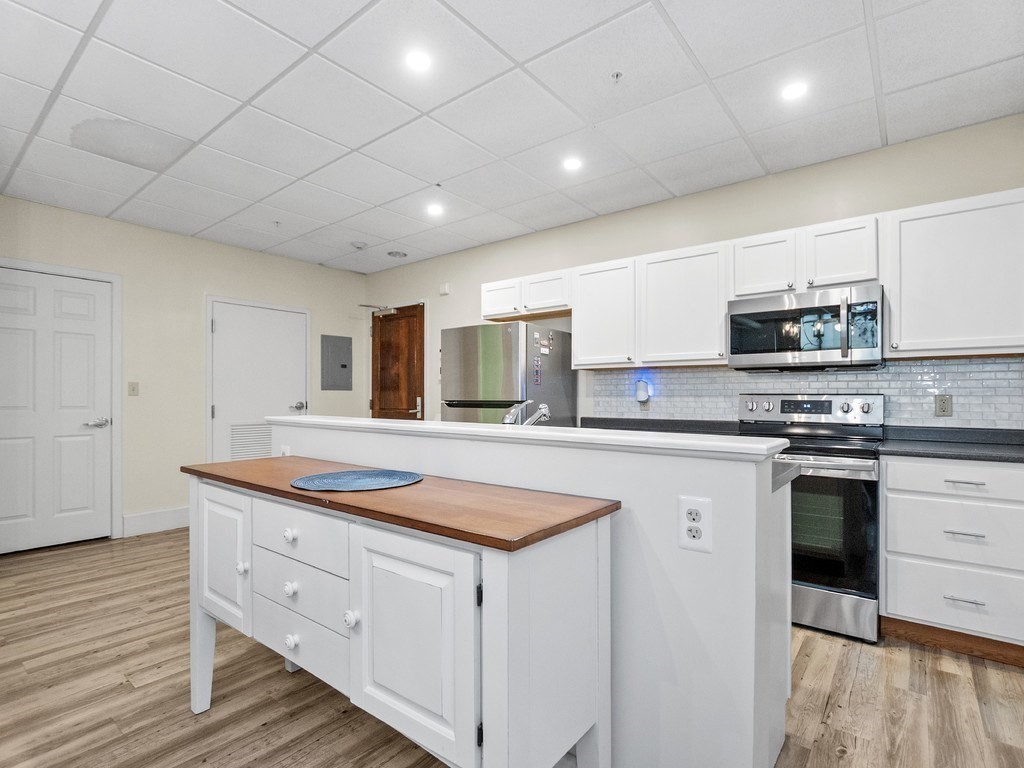 948 Main Street 105
