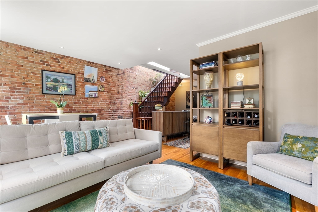 193 West Canton Street 4