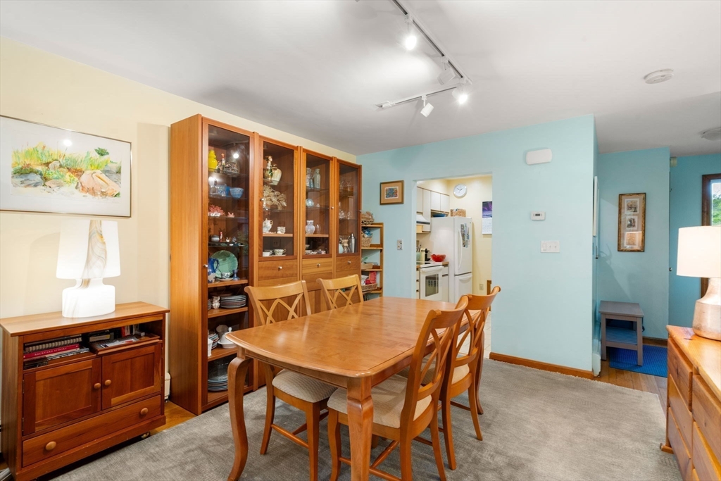27 5th Ave 27