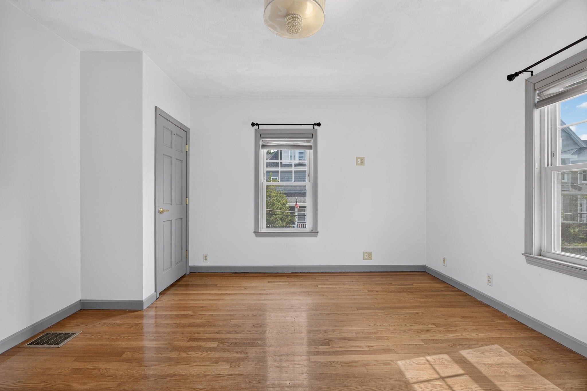 18 Henry St, Everett, MA Photo #10