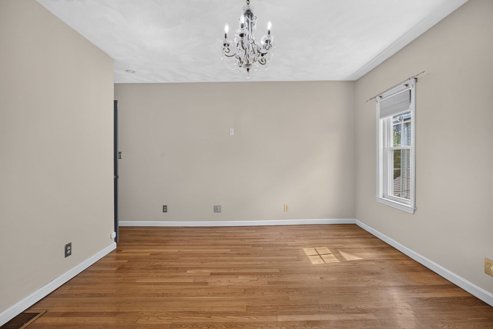 18 Henry St, Everett, MA Photo #16