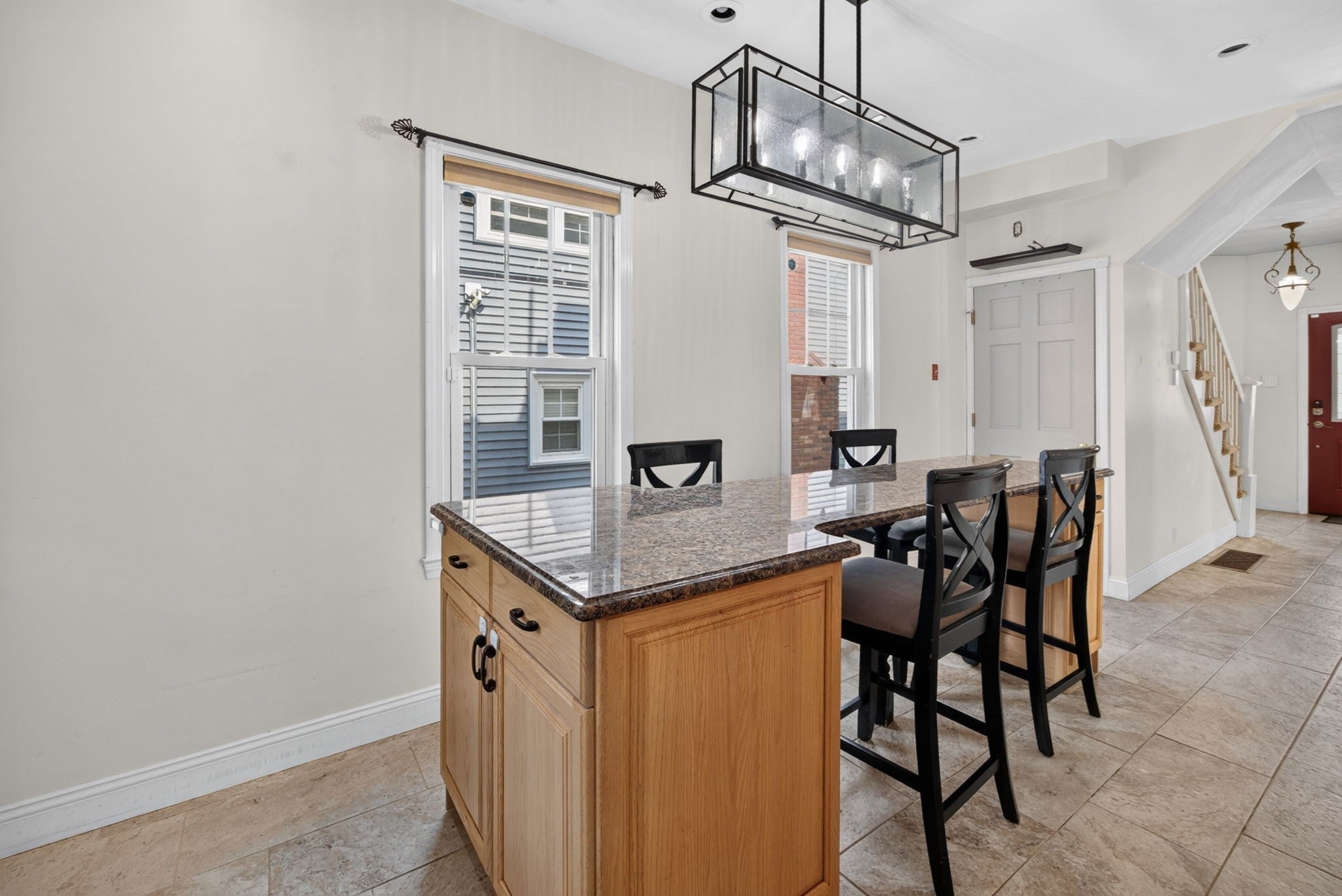 18 Henry St, Everett, MA Photo #4