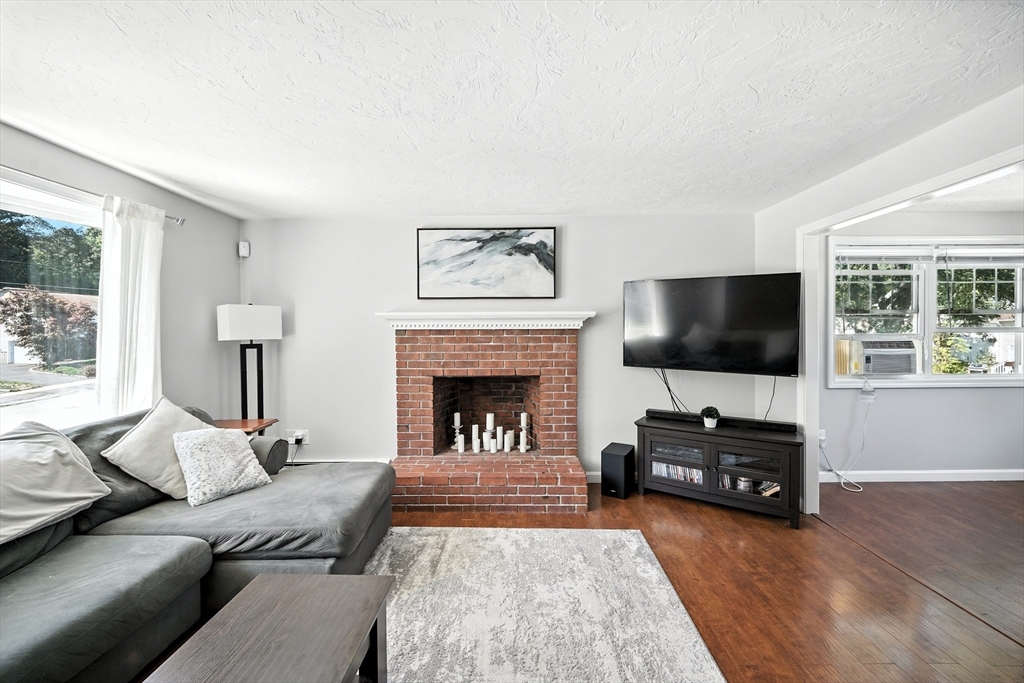 23 Murray Ave