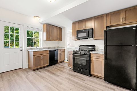 97 West St 97 Whitman MA 02382