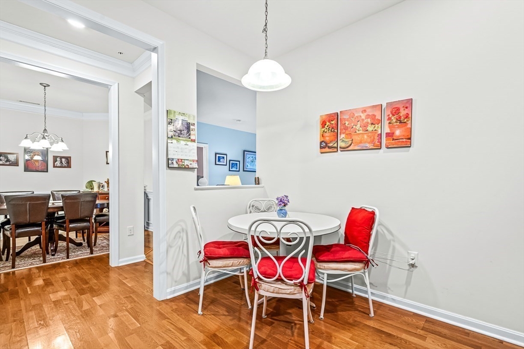 Natick, Massachusetts 01760, United States, 2 Bedrooms Bedrooms, ,2 BathroomsBathrooms,Residential,Active,2103