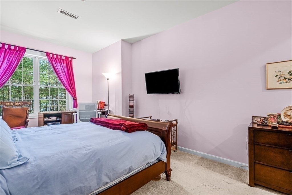 Natick, Massachusetts 01760, United States, 2 Bedrooms Bedrooms, ,2 BathroomsBathrooms,Residential,Active,2103