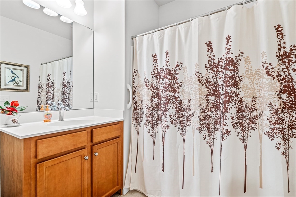 Natick, Massachusetts 01760, United States, 2 Bedrooms Bedrooms, ,2 BathroomsBathrooms,Residential,Active,2103