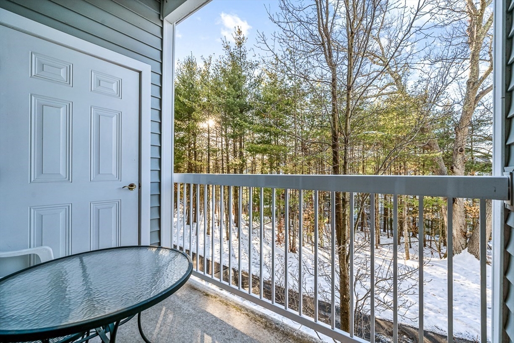 Natick, Massachusetts 01760, United States, 2 Bedrooms Bedrooms, ,2 BathroomsBathrooms,Residential,Active,2103