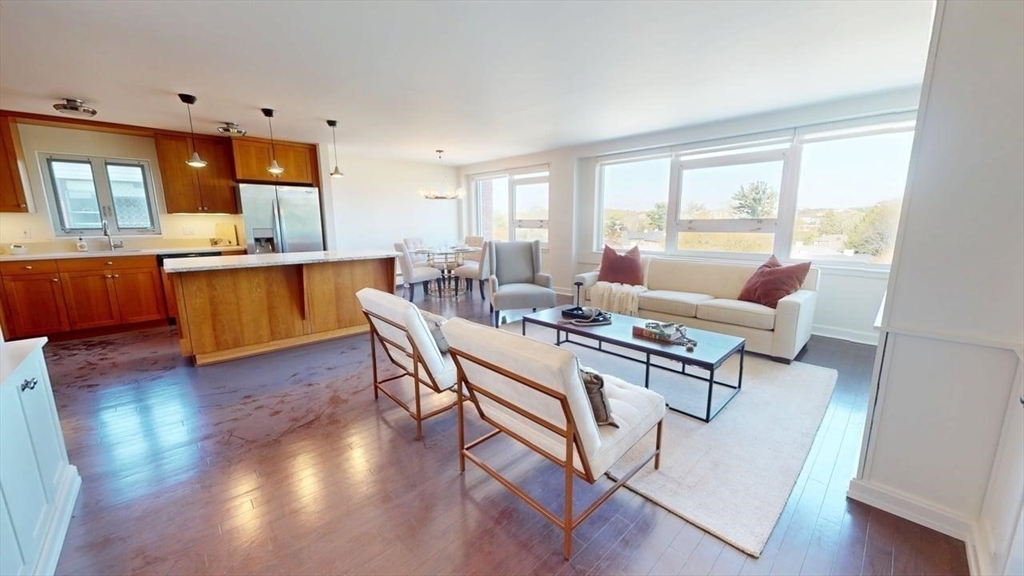 10 Hammond Pond Parkway 607