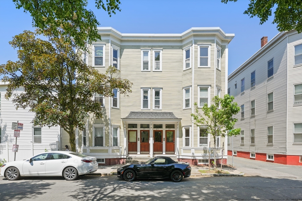 297 Cardinal Medeiros Ave 1