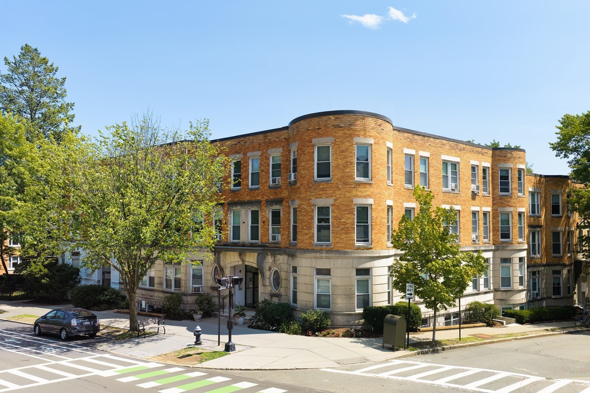 1539 Beacon Street
