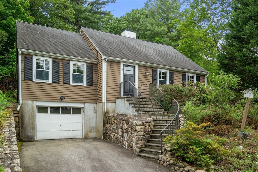 23 Wareland Rd