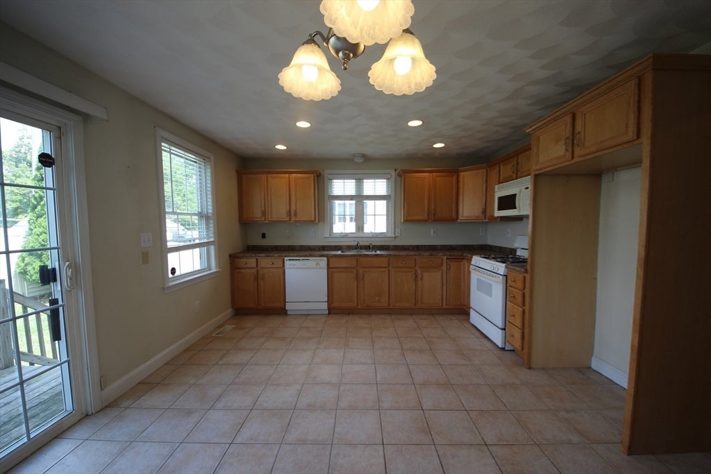 99 Manchester St #A, Lowell, MA, 99 Manchester St #A, Lowell, MA Photo #11