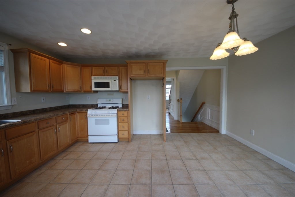 99 Manchester St #A, Lowell, MA, 99 Manchester St #A, Lowell, MA Photo #12