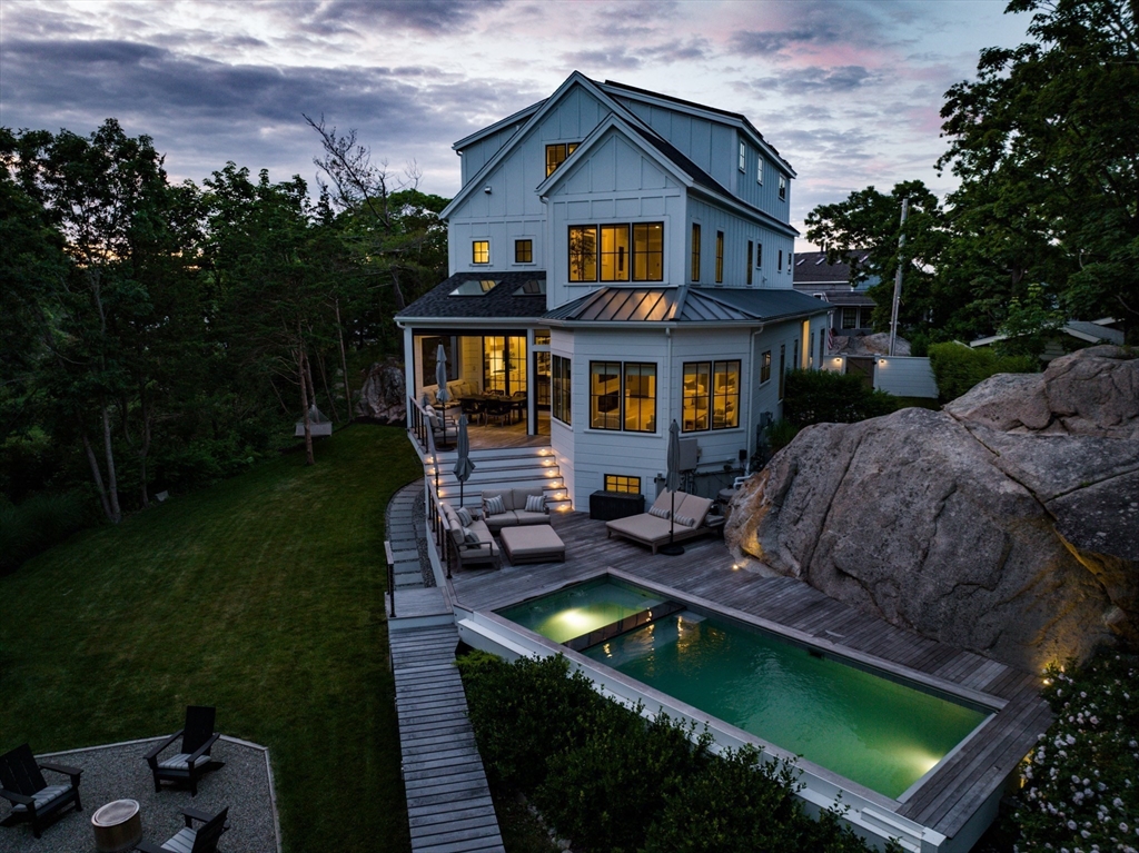 75 Border St