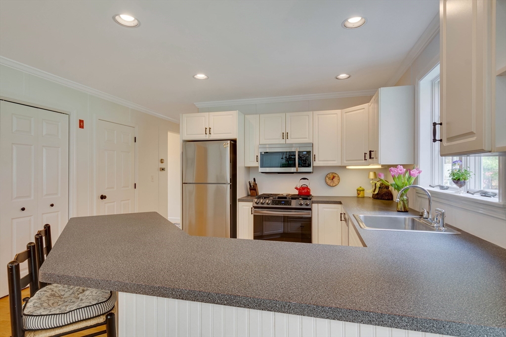 42 Spruce Road, North Reading, MA Photo #6