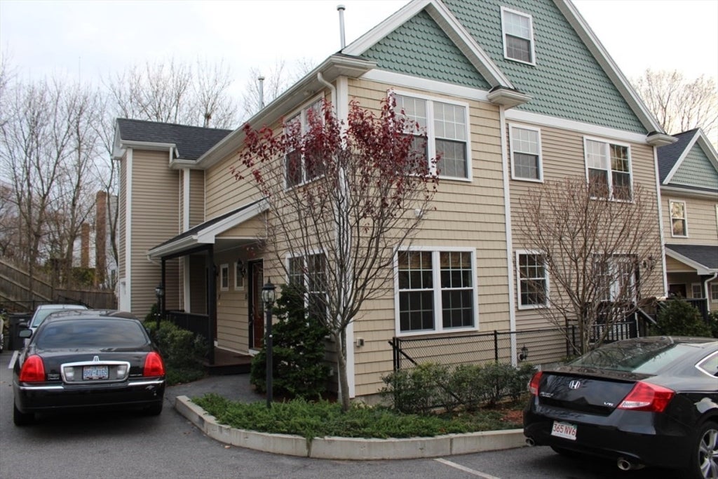 Photo of 8 Grant St, Natick, MA