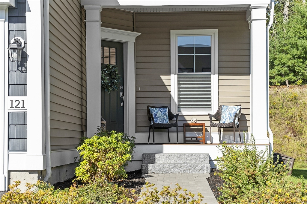 121 White Pond Way 121