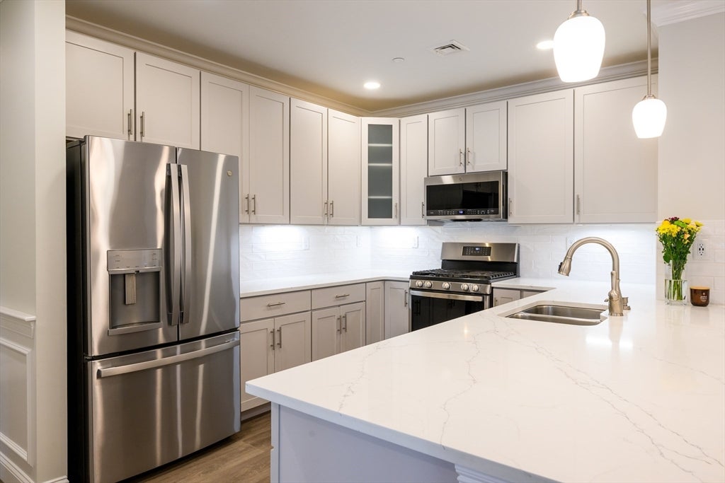 Photo of 320 Middlesex Ave, Medford, MA
