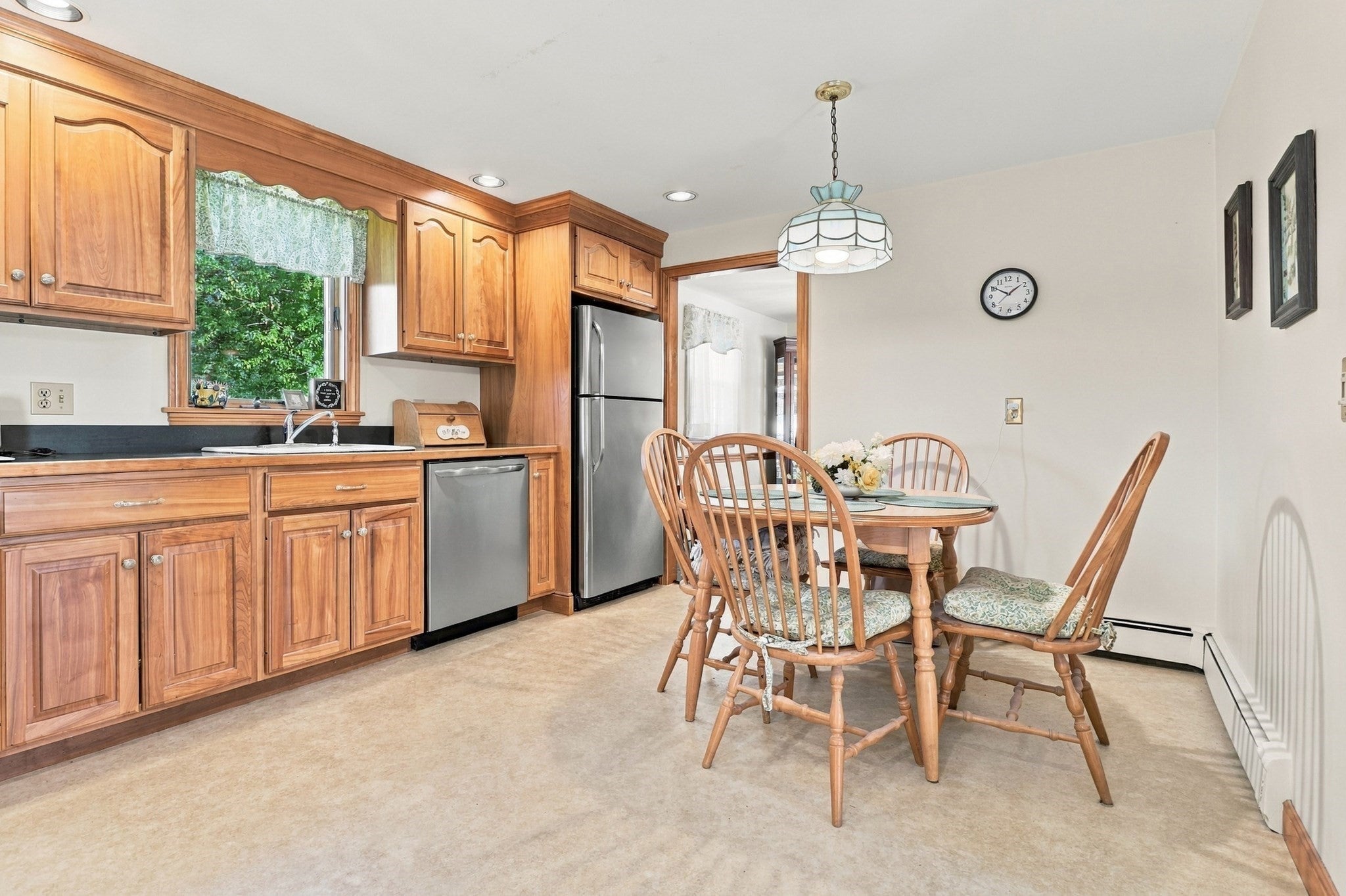 6 Exeter Dr