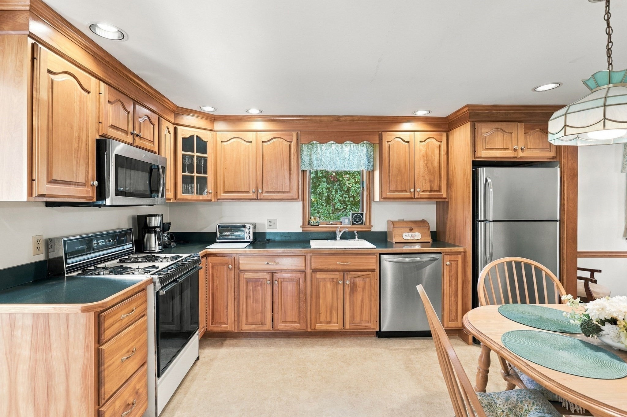 6 Exeter Dr, Woburn, MA, 6 Exeter Dr, Woburn, MA Photo #6