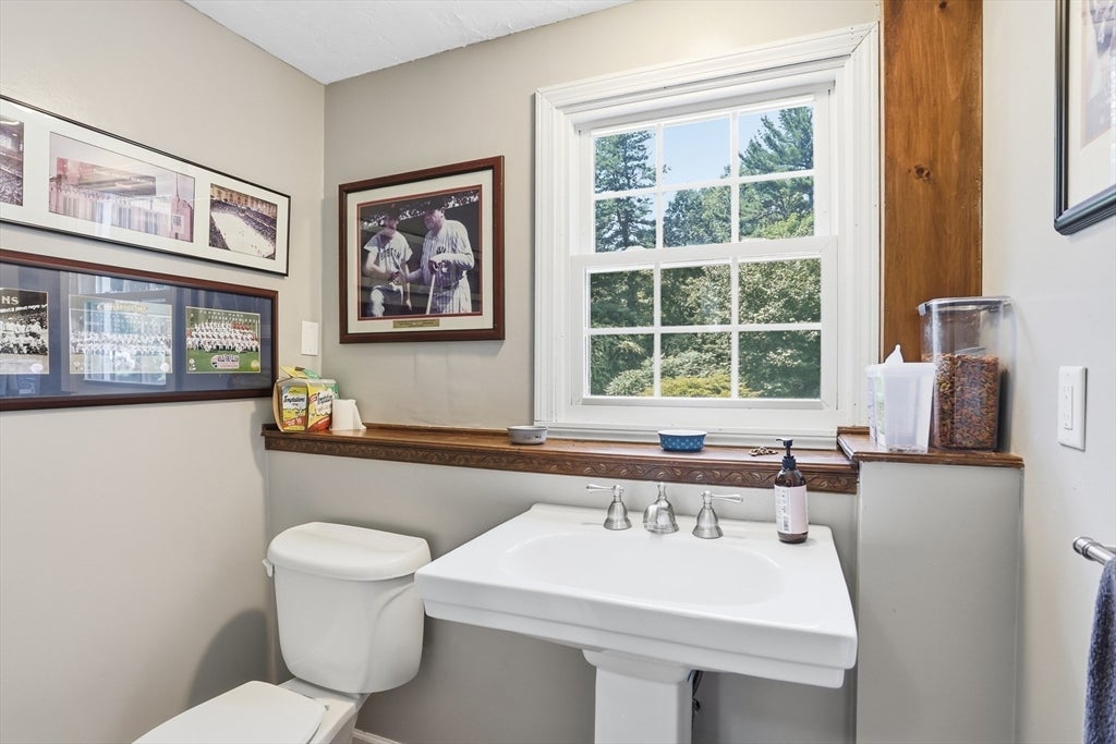 22 Mary Dr, West Boylston, MA Photo #32