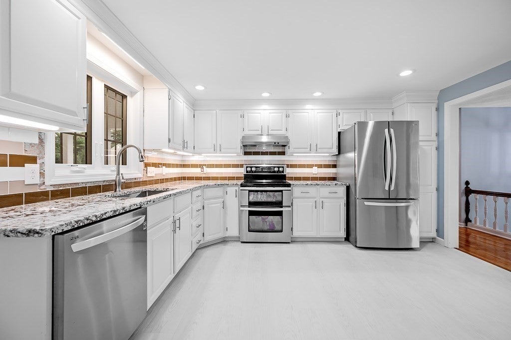 73 Minehan Ln, Marlborough, MA Photo #6
