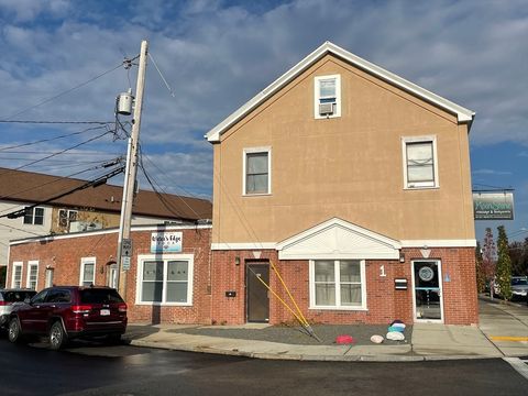 1 W Church St Mansfield MA 02048
