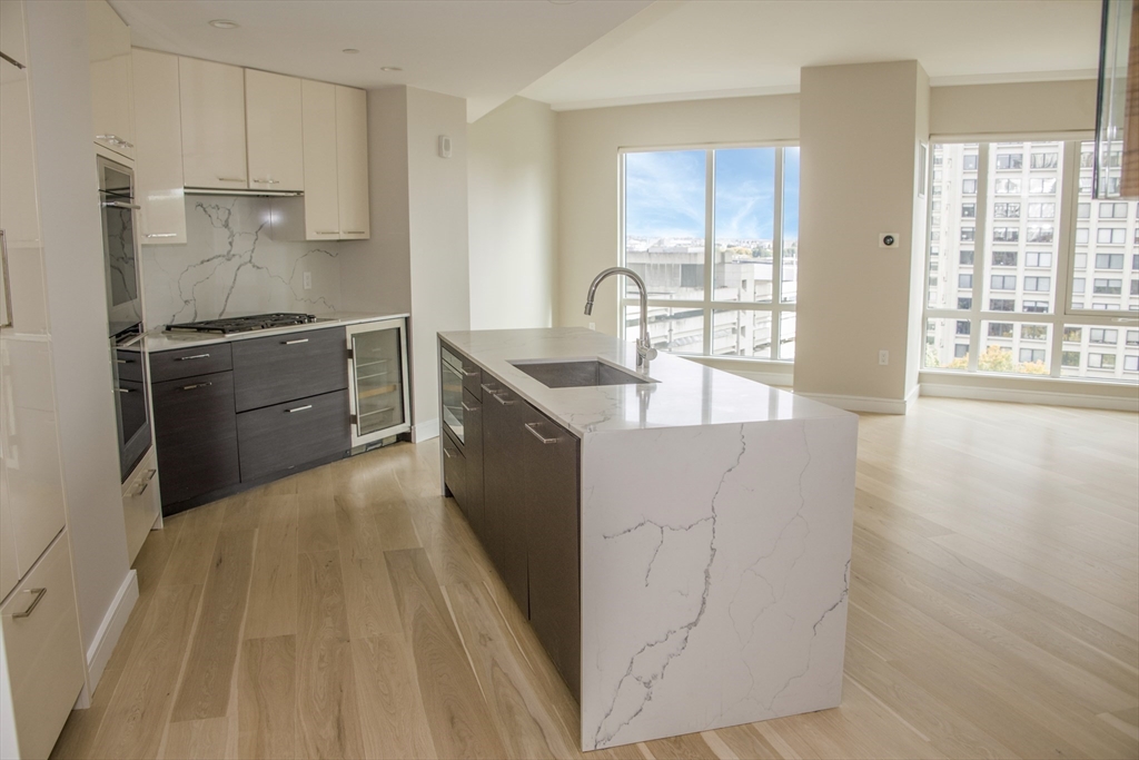 110 Broad Street 1102