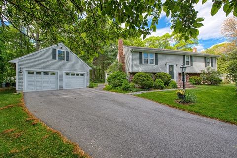 25 Laurie Cir Bridgewater MA 02324