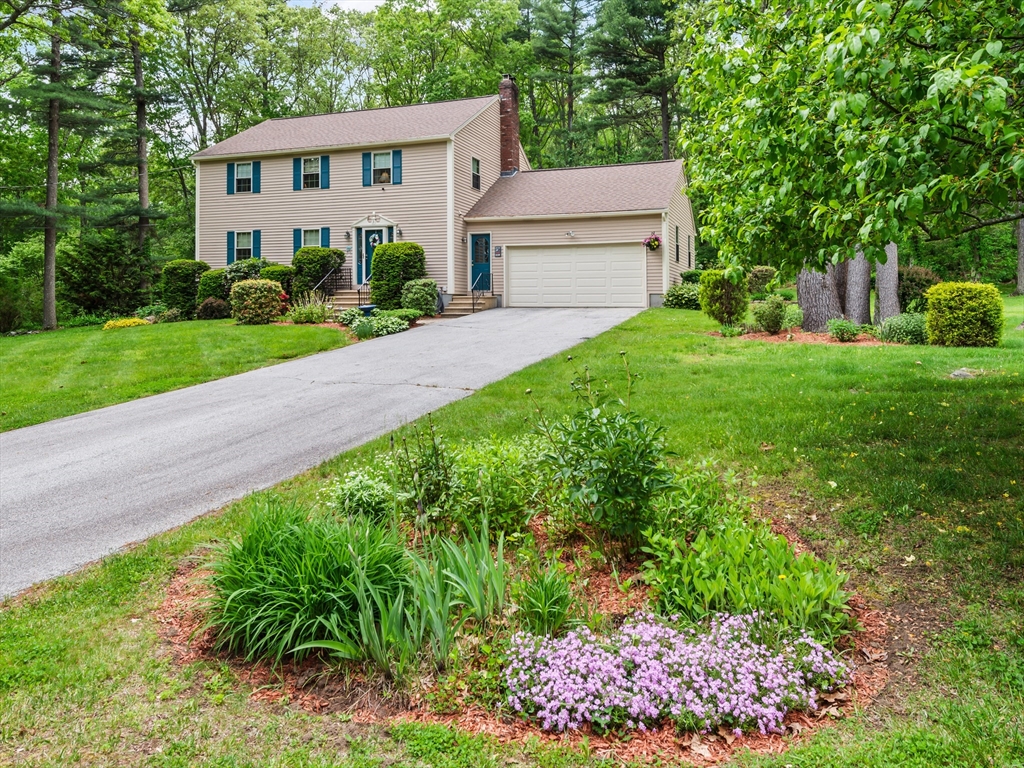 3 Oakwood Dr