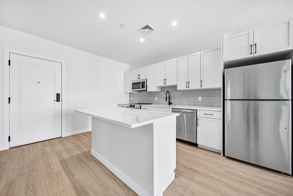 6 Rantoul St. 412