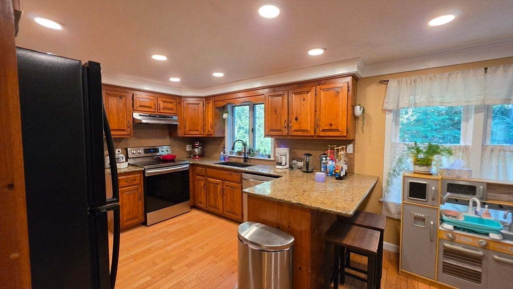 2 Greenleaf Dr, Exeter, NH Photo #24