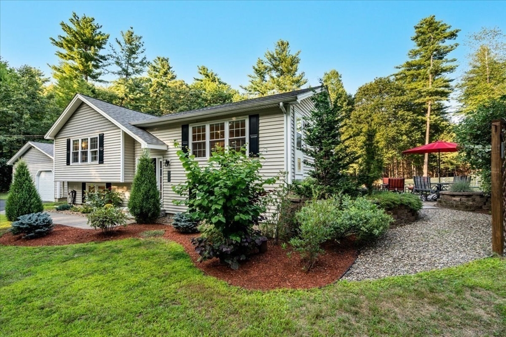 24 Arcadian Lane
