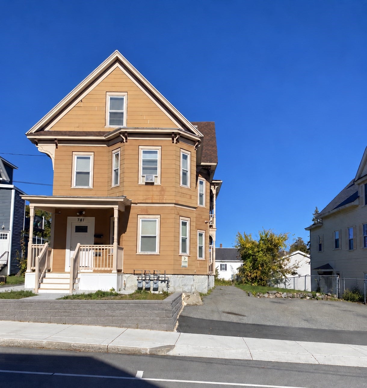 Photo of 781 Broadway St, Lowell, MA