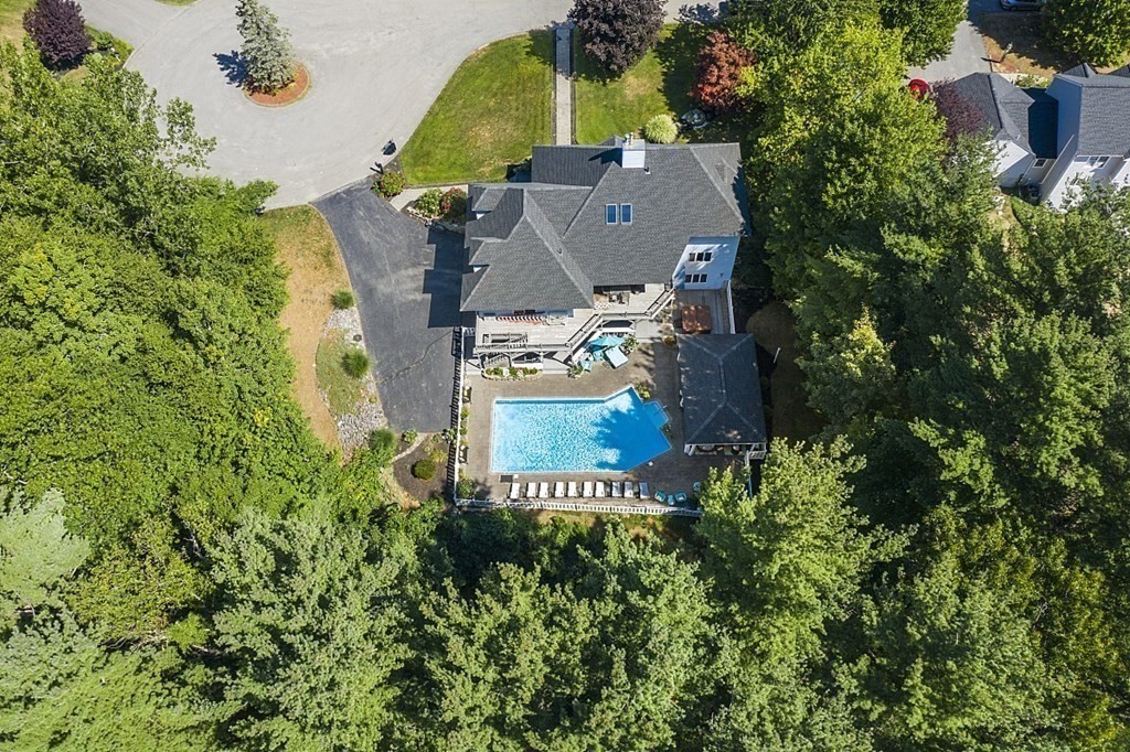 60 Commonwealth Cir