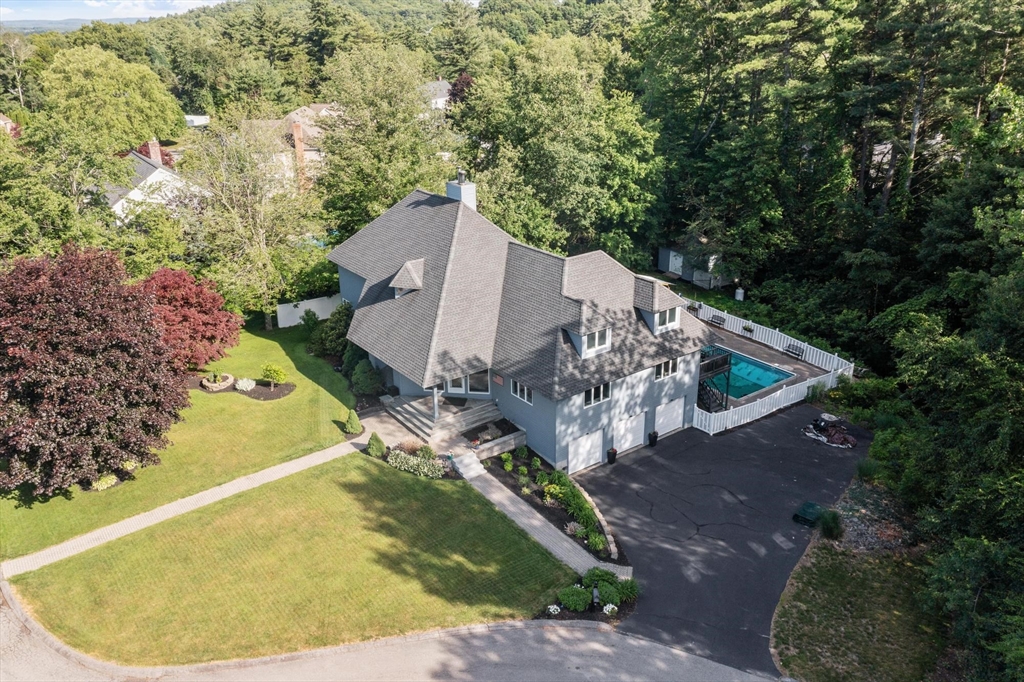 60 Commonwealth Cir