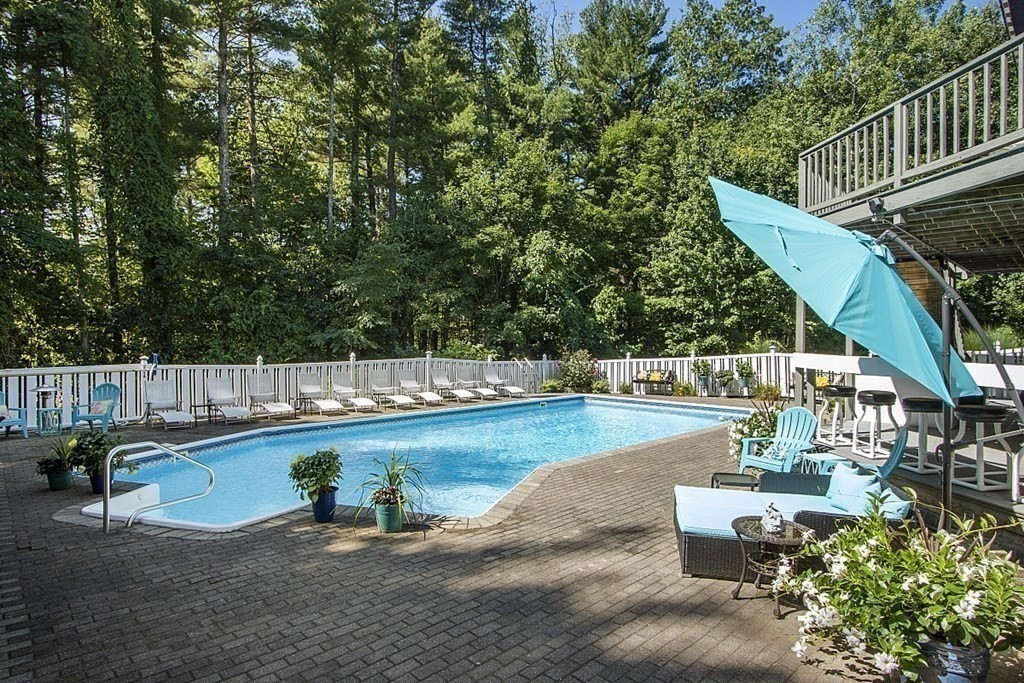 60 Commonwealth Cir