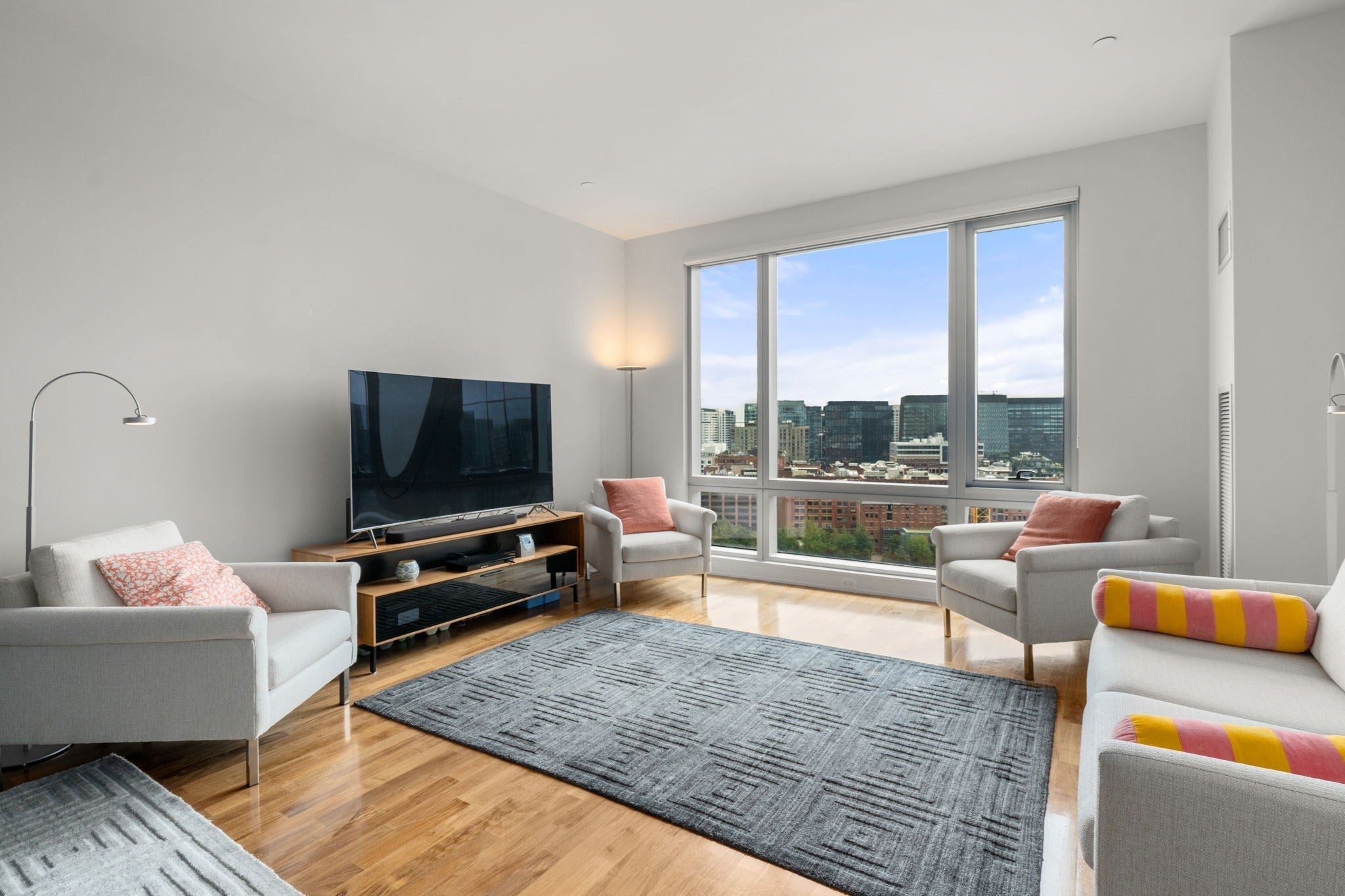 500 Atlantic Ave #16M, Boston, MA Photo #1