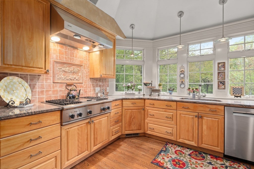 71 Sears Rd, Southborough, MA Photo #6