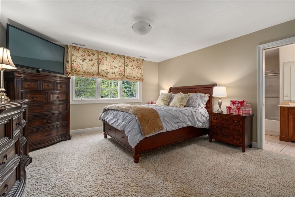 71 Sears Rd, Southborough, MA Photo #26