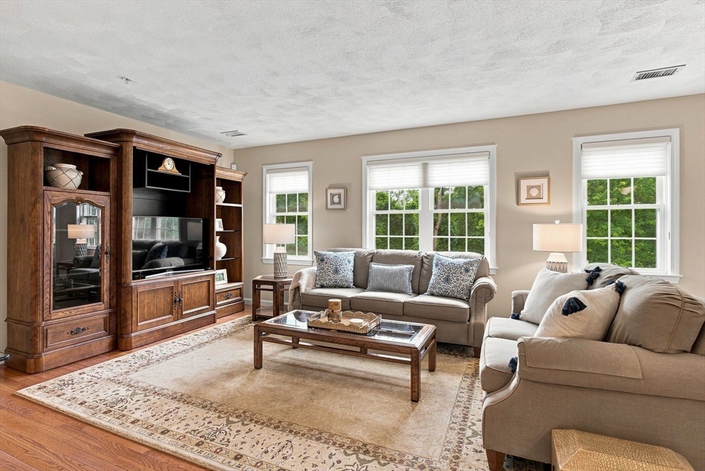3C Masi Meadow #C, Middleton, MA, 3C Masi Meadow #C, Middleton, MA Photo #6
