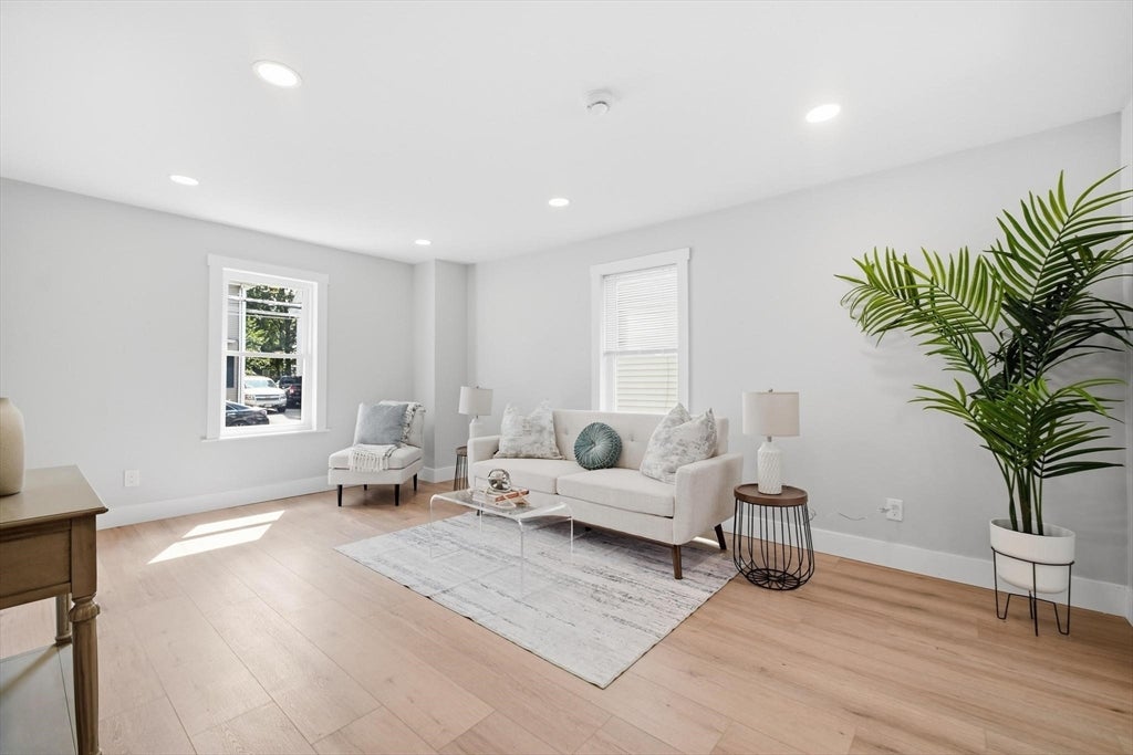 21 Chestnut St, Woburn, MA, 21 Chestnut St, Woburn, MA Photo #19
