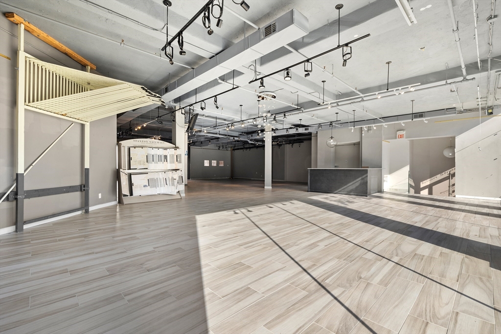 75-81 Boylston St B