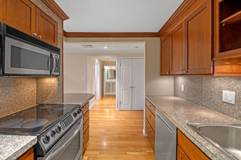 212 Humphrey Street 205