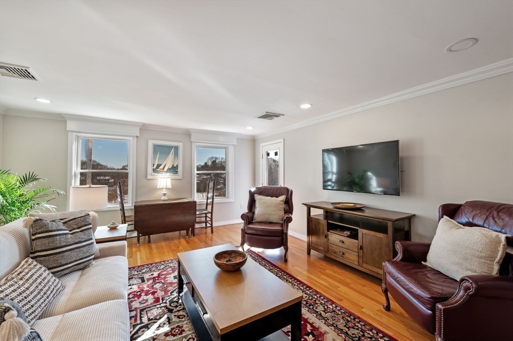 212 Humphrey Street 205