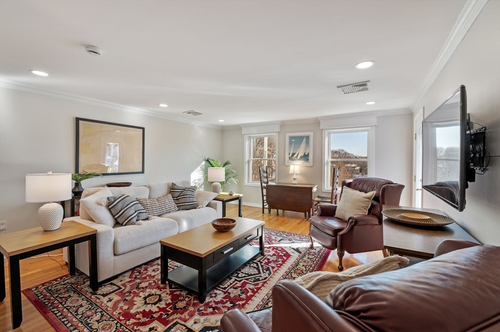 212 Humphrey Street 205