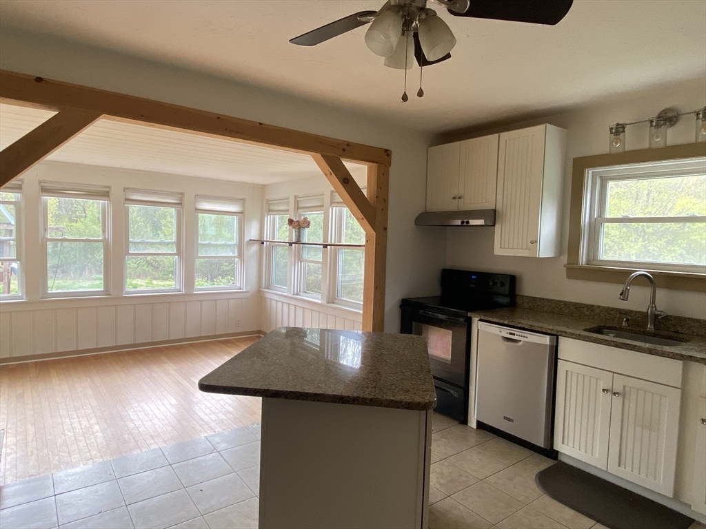 24 Sizer Dr