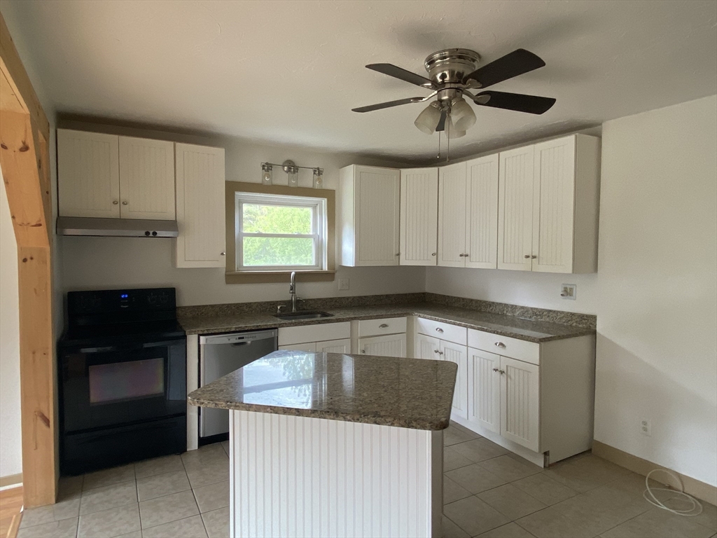 24 Sizer Dr